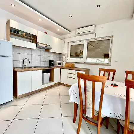 Apartment Lovre